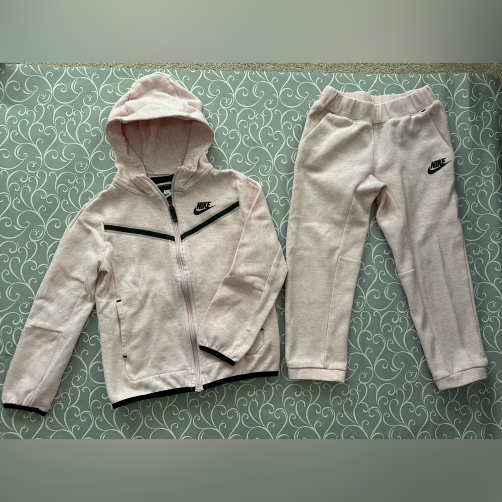 Pink Nike Sweatsuit
